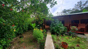CASA VERO CAHUITA, A 100 M. DEL PARQUE NACIONAL